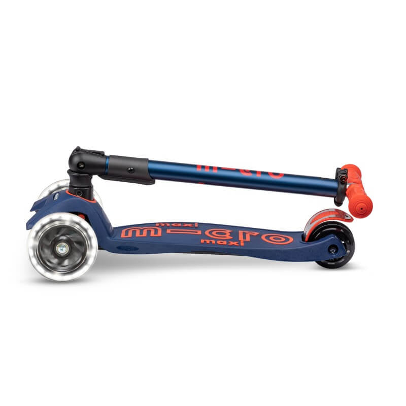 Micro Scooter Maxi Deluxe Foldable - LED