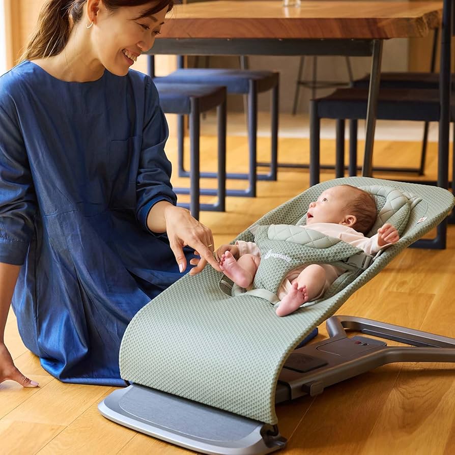 ergobaby evolve ergonomic mesh bouncer with infant insert