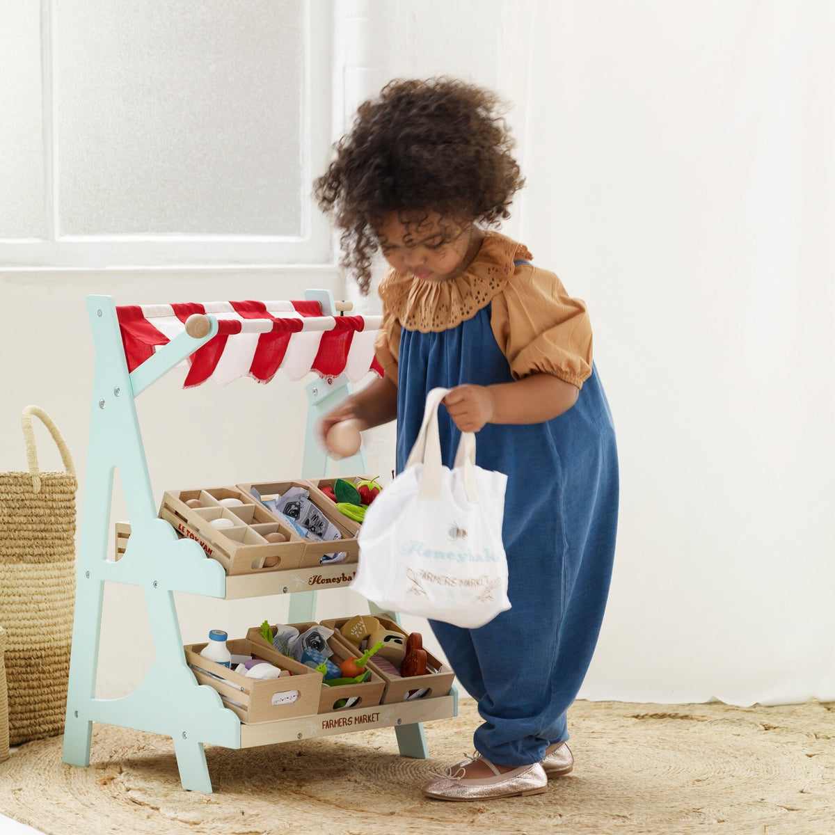 Le Toy Van Wooden Market Stall & Fruit Play Food Crate