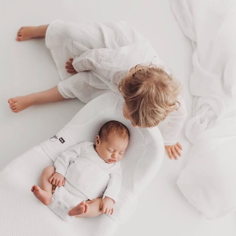 Red Castle | Cocoonababy Nest with Fitted Sheet